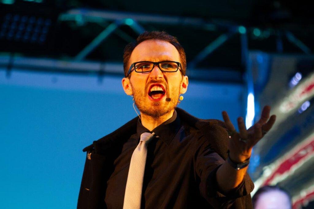 Helden von heute - ein Leben für die Menschheit 018